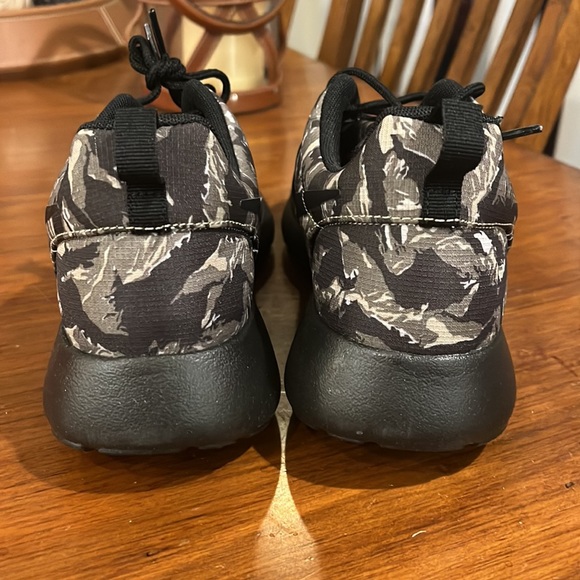 Nike Rosherun Print Jungle Camo shoes sneakers new 655206 022 Mens Size 11 - Picture 7 of 12